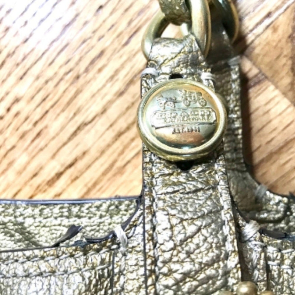 Coach Madison Gold Metallic Tote Blue Satin Lining And Charms Key Chain - Picture 7 of 12